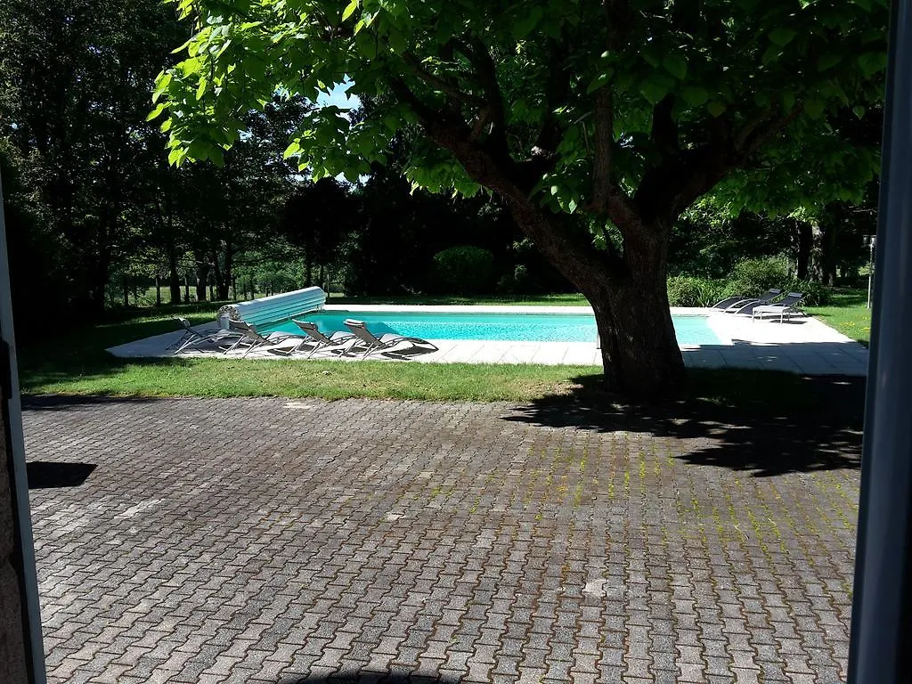 L'Echauguette Isserpent Bed & Breakfast France