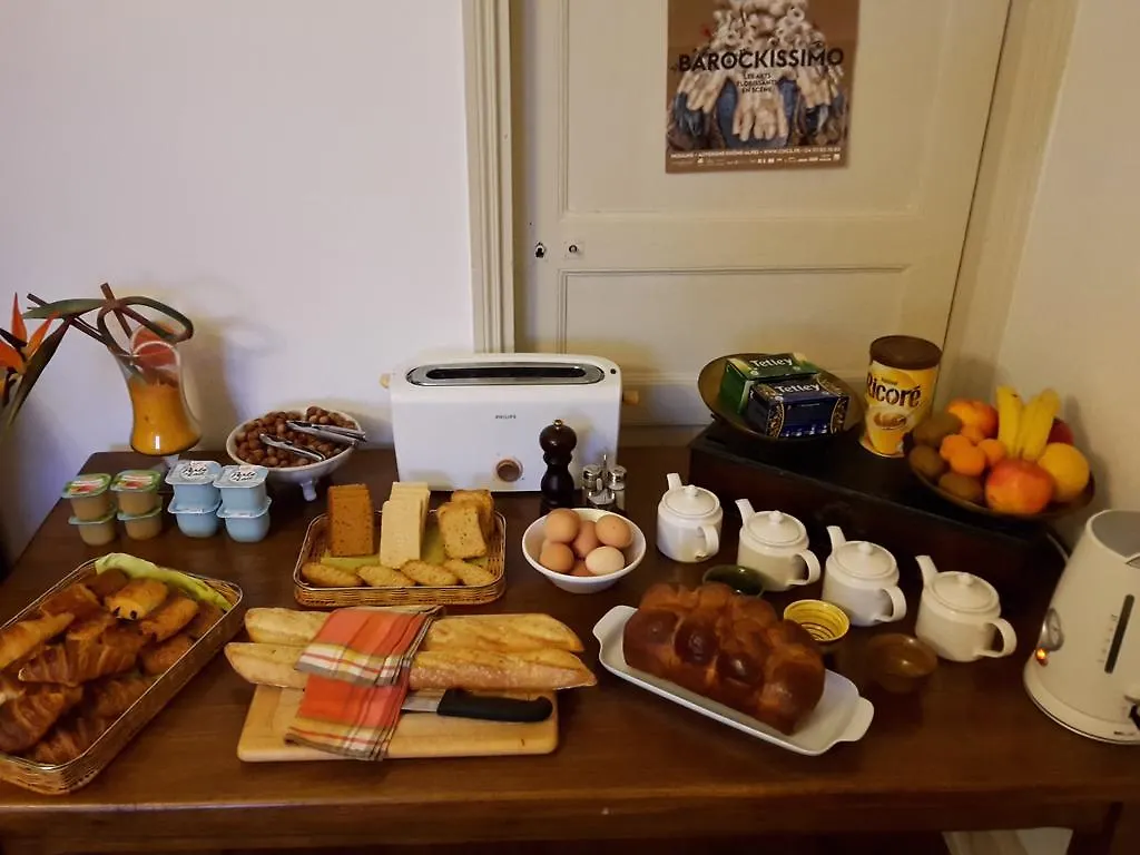 L'Echauguette Isserpent Bed & Breakfast